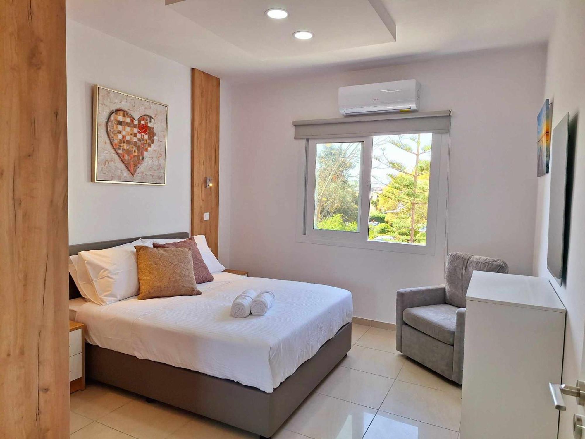 Stylish Apt Kato Paphos Close To Beach & Vibrant Harbor Life Esterno foto