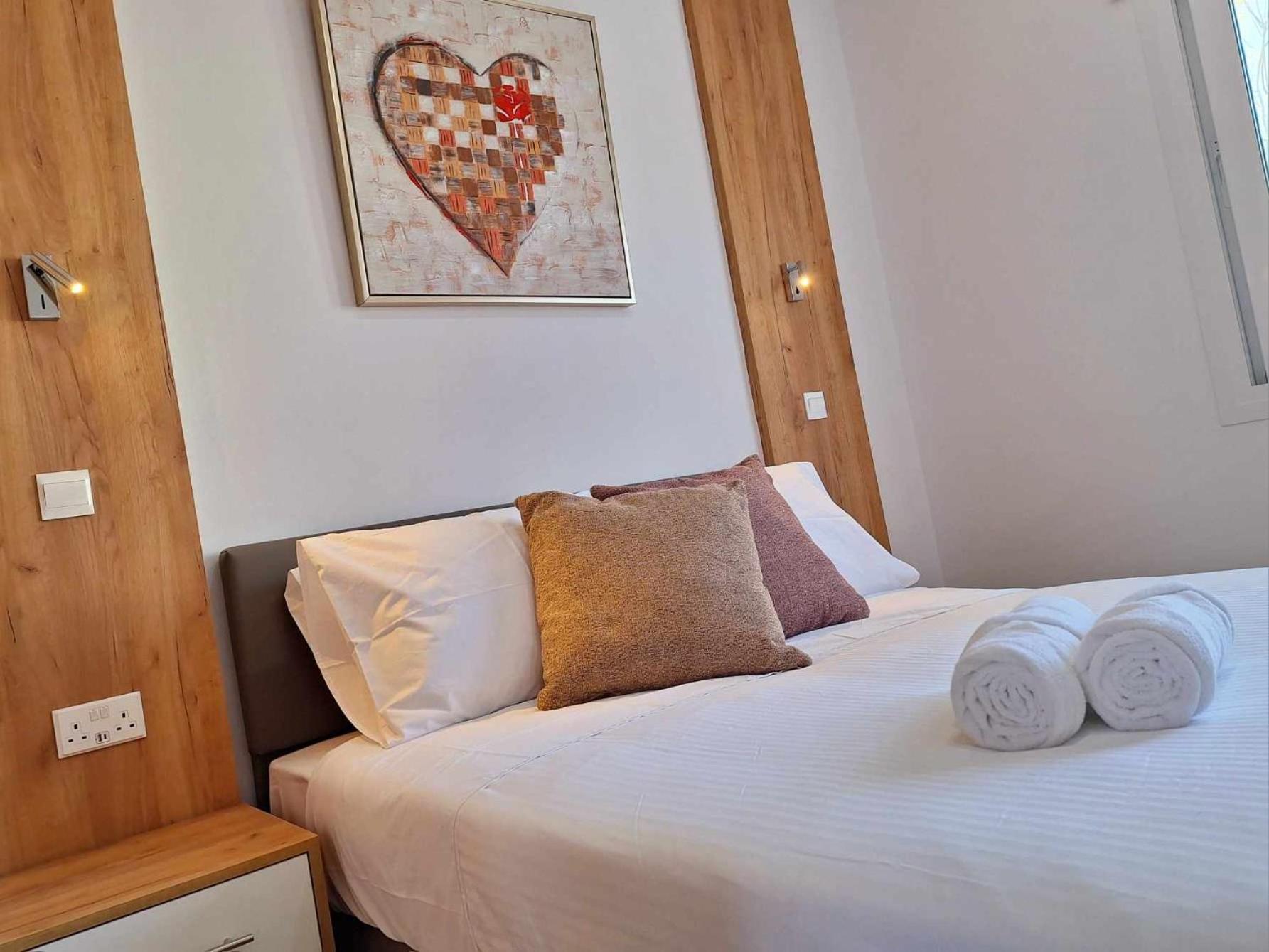Stylish Apt Kato Paphos Close To Beach & Vibrant Harbor Life Esterno foto