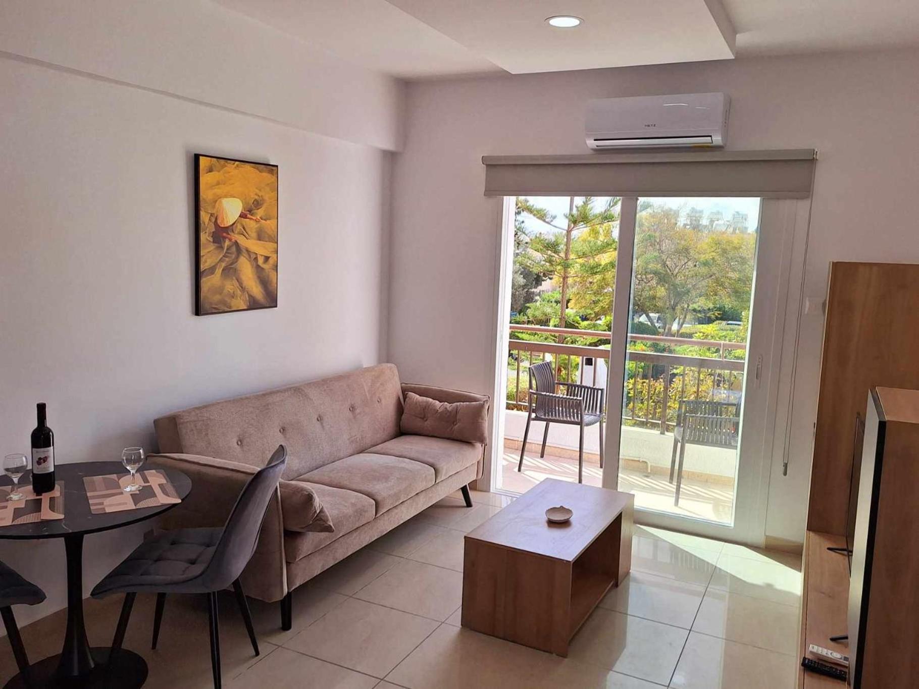 Stylish Apt Kato Paphos Close To Beach & Vibrant Harbor Life Esterno foto
