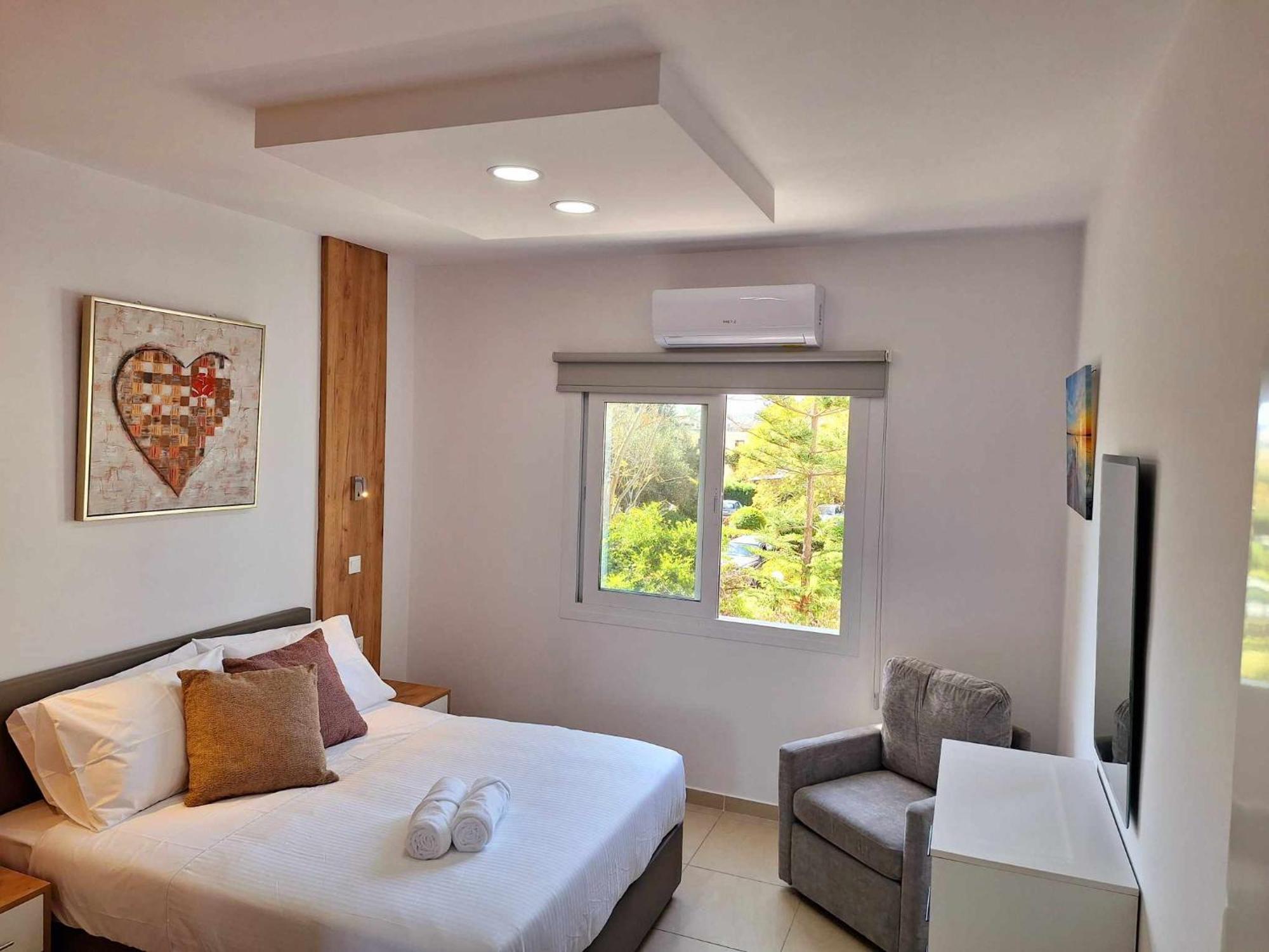 Stylish Apt Kato Paphos Close To Beach & Vibrant Harbor Life Esterno foto
